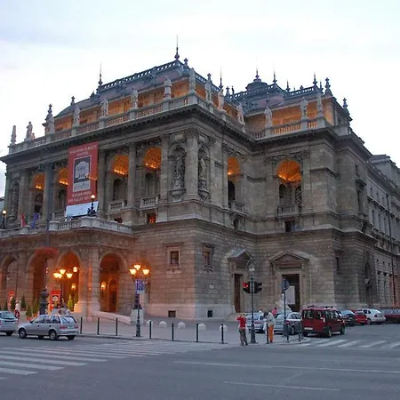 Amazing Near Opera Budapešť